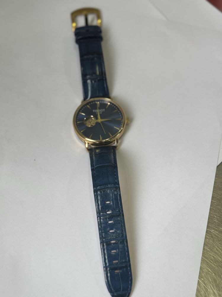 Продам часы Tissot