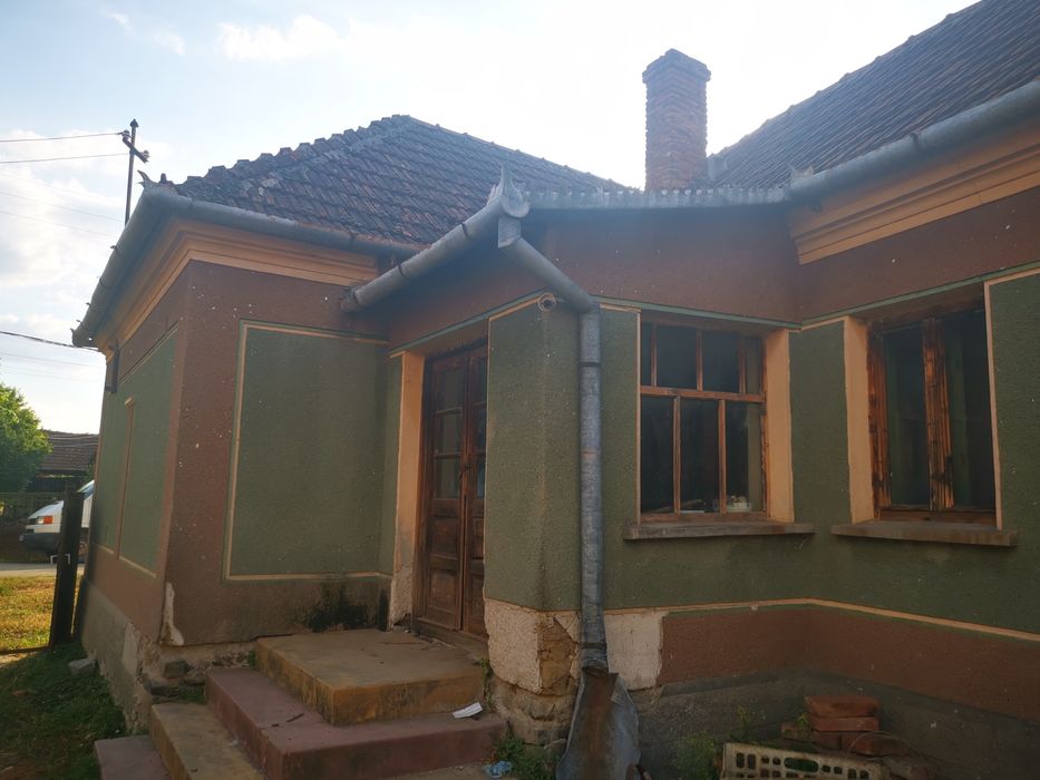 Casă de vânzare pe  strada Primăverii, cu teren de 0.64 Hectar, BALC J