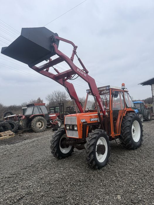 Vand sau schimb Universal Fiat 640 DTC cu incarcator frontal