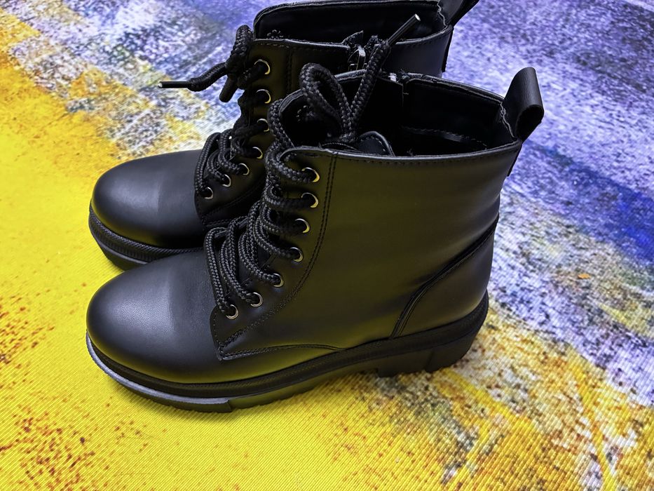 Ghete noi marimea 37