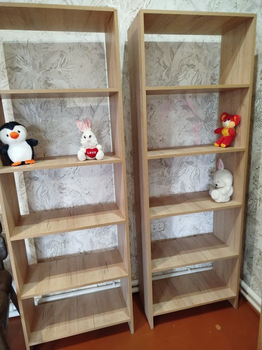 Стелажи офисные новые, три штуки