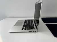 Macbook Air 13.3" i5 8GB Ram 128Gb SSD 2015