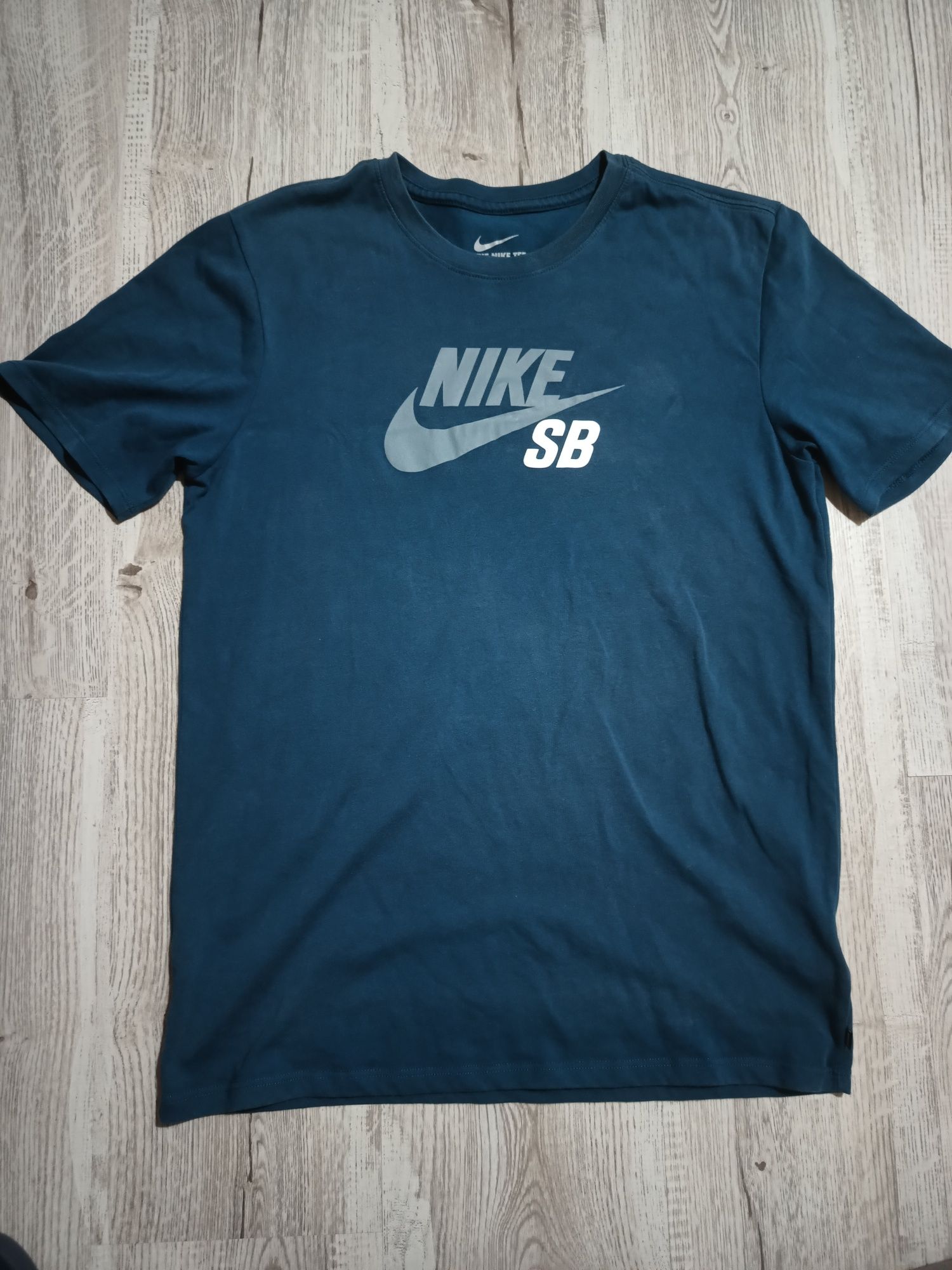 Vând Tricou Nike SB