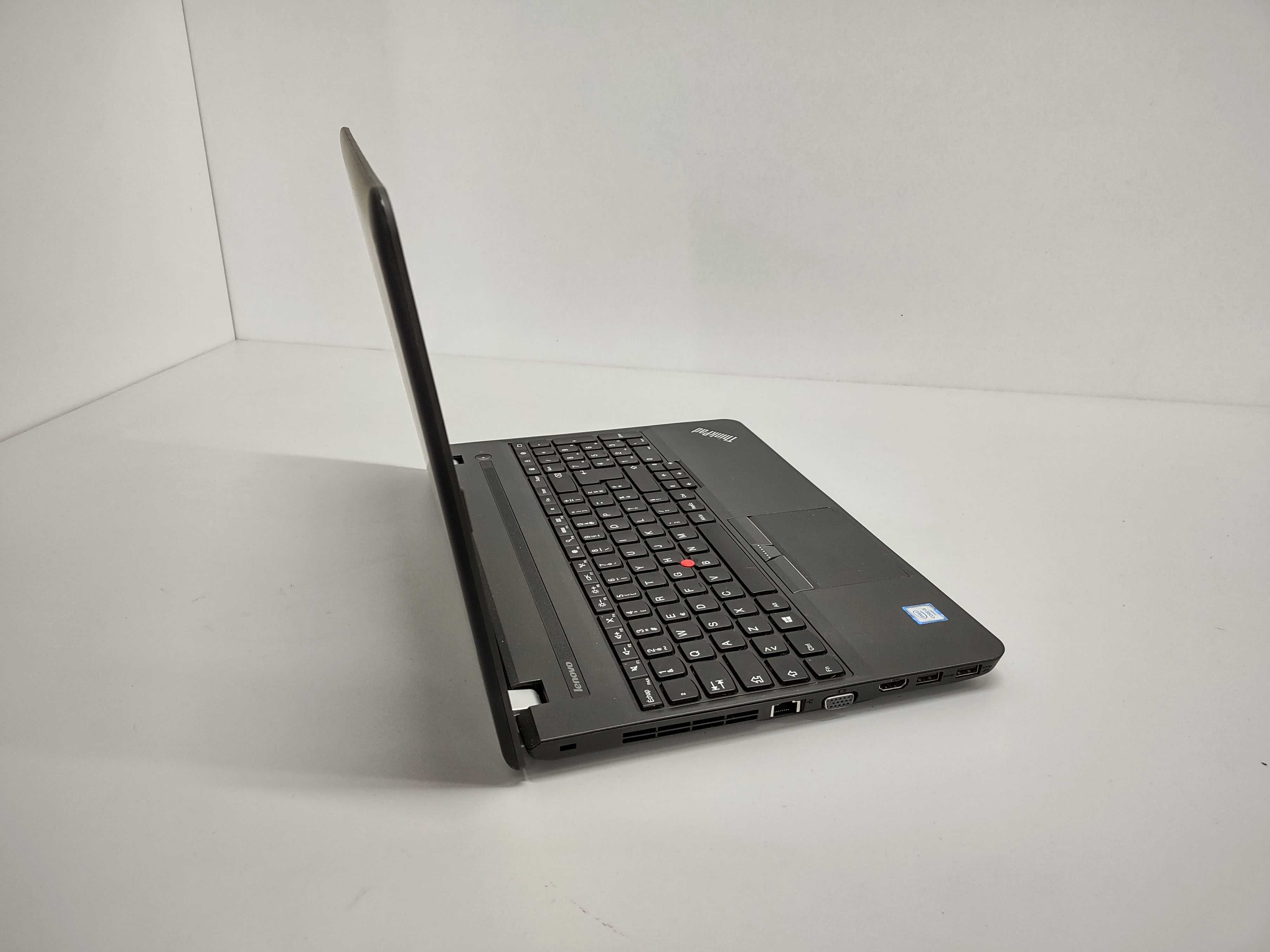 Laptop Lenovo ThinkPad cu 8 GB RAM procesor intel 6100U