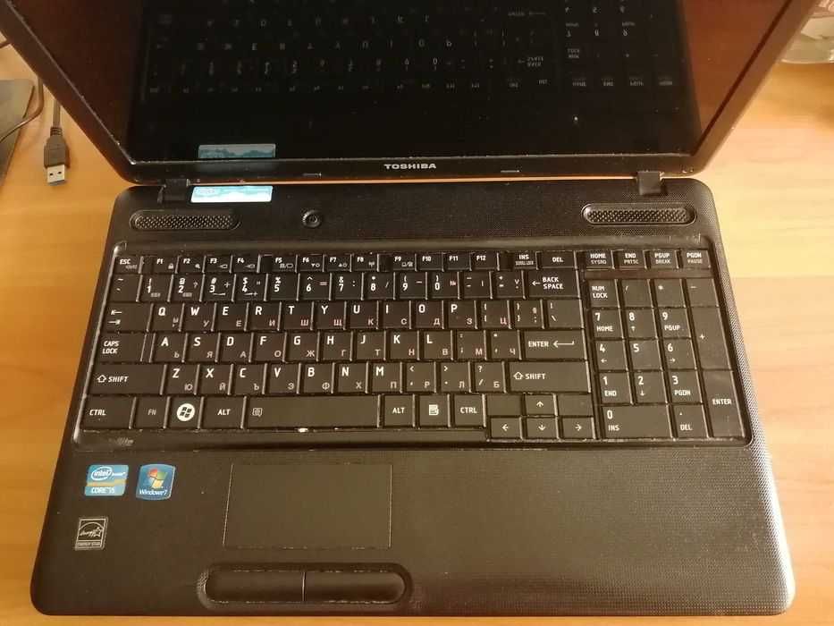 Лаптоп Toshiba Satellite C660-2N3 подарък hand spinner