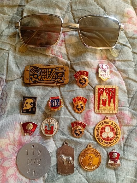 Значки, значки..