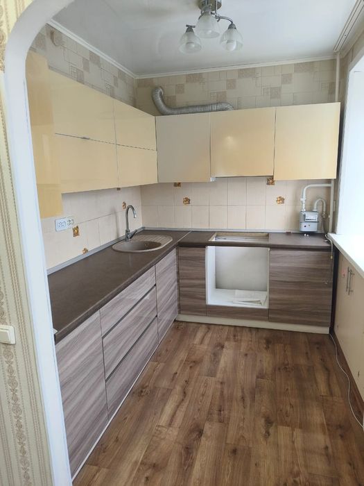 Продам квартиру 61.1 кв элеваторная 67 3 этаж поселок Тобол