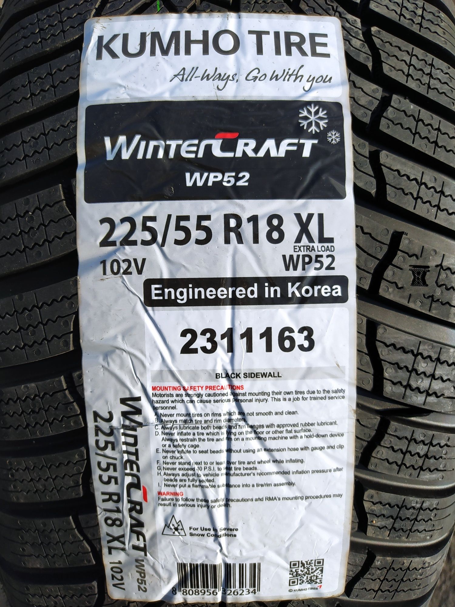 Kumho 225/55R18 WP52