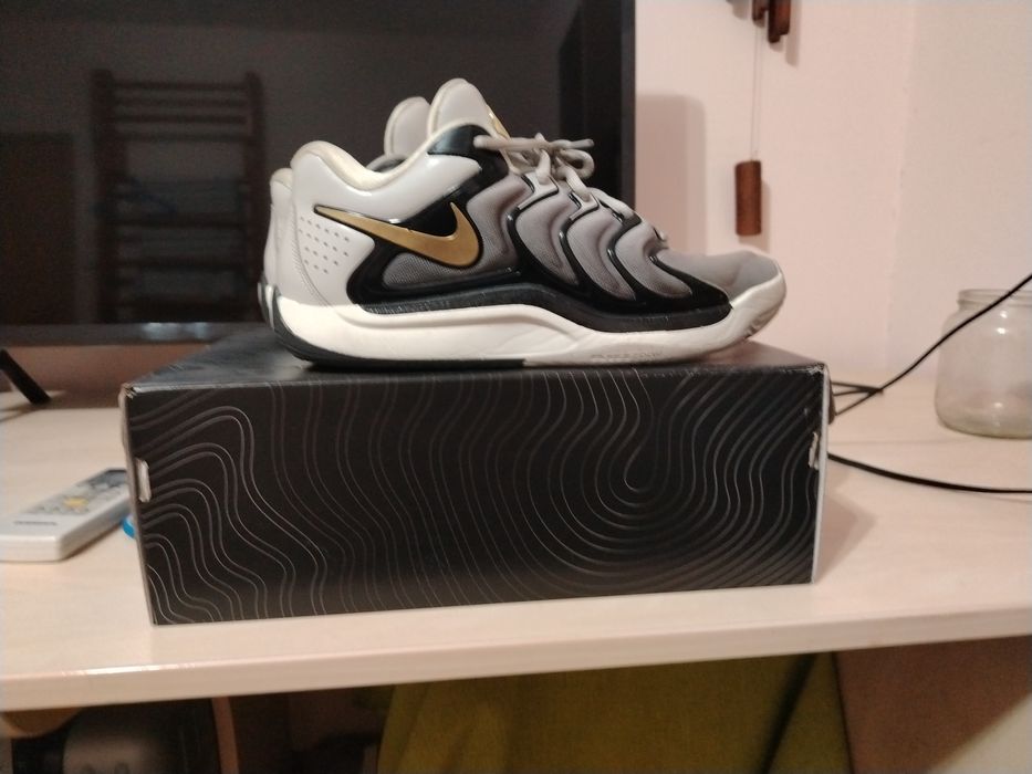Оригинални обувки KD 17 Gold