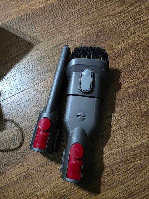 Безжична прахосмукачка Dyson V8