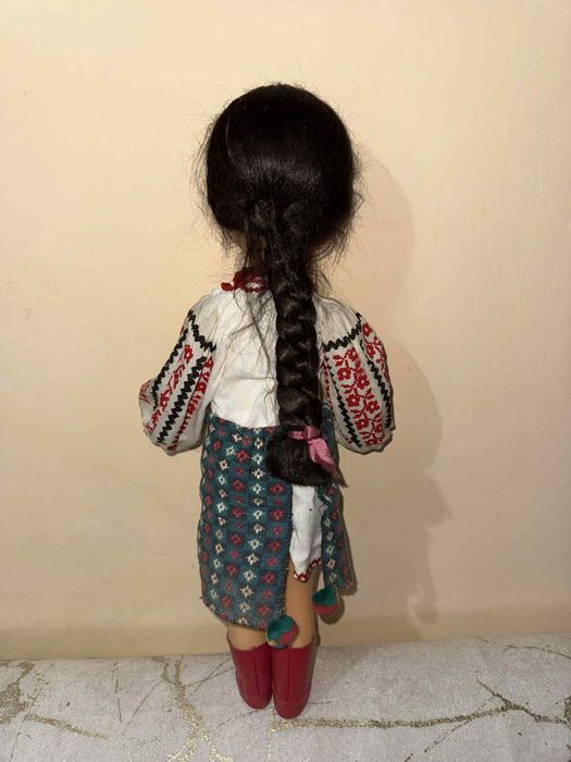 Старинна кукла за колекционери