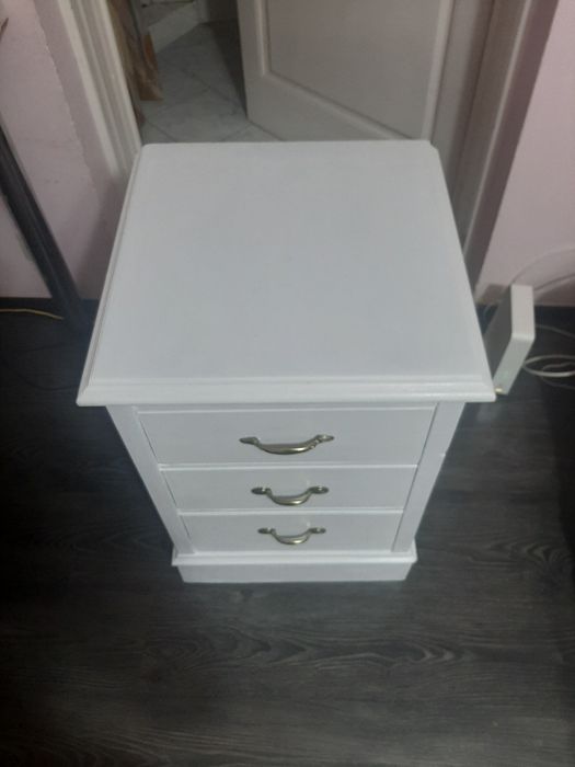 Noptiera Alba de dormitor