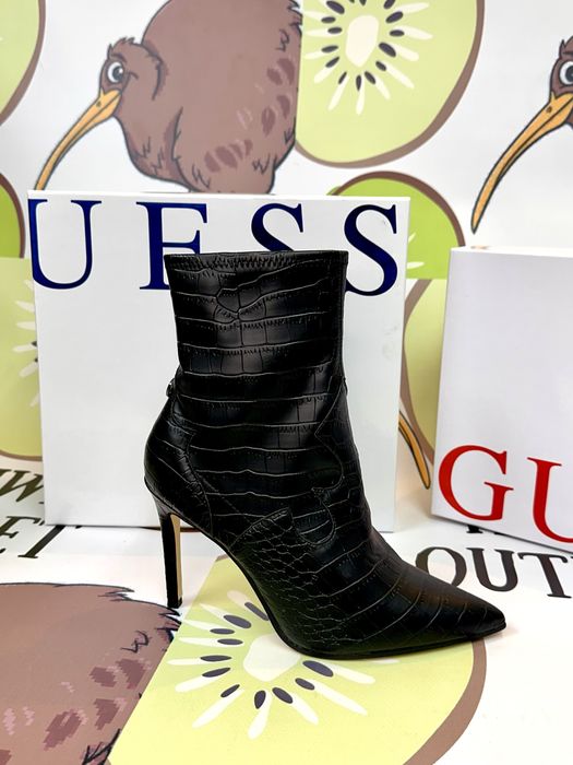 Оригинални дамски боти на ток GUESS