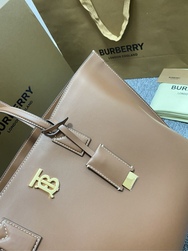 Geanta Burberry