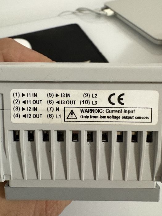 Contor de energie din seria Carlo Gavazzi EM200.