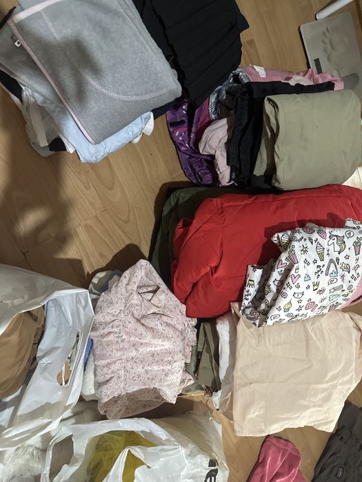 Продам десткие и подростковые вещи ,