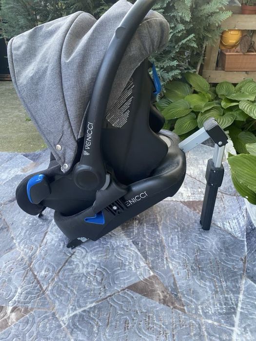 Carucior 3 in 1 Venicci Shadow Grey + Isofix pentru masina