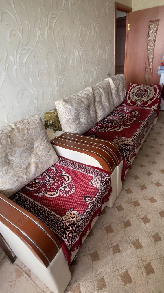 Продам диван и кресла