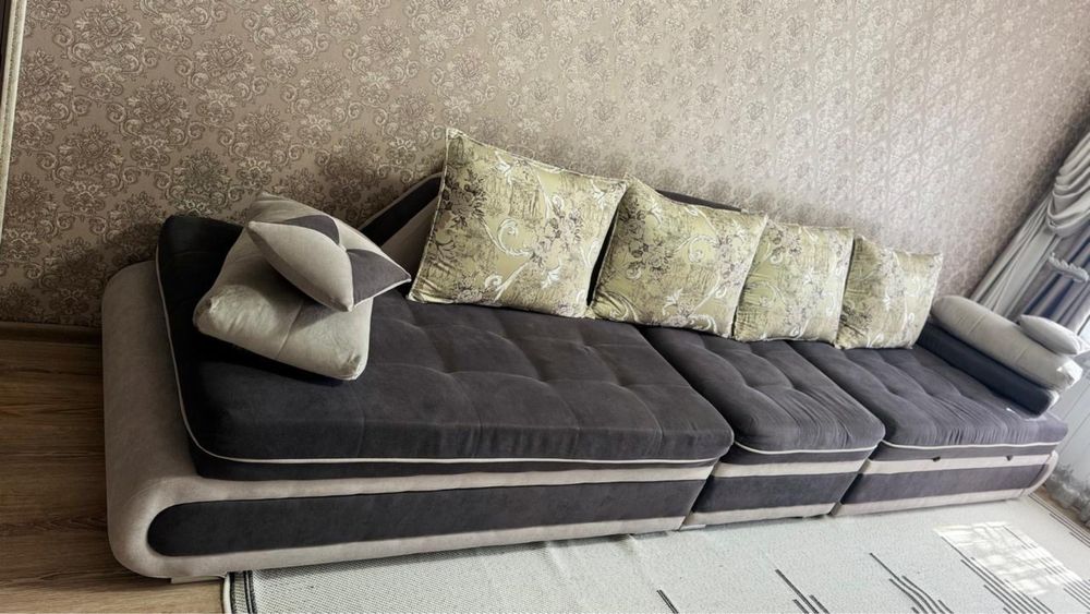 Диван почти новый