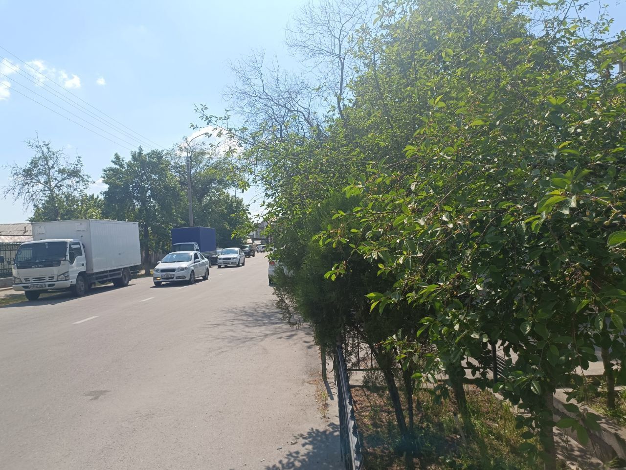 Гаи Мирабад 4,3 сотки вдоль дороги ,под любой бизнес