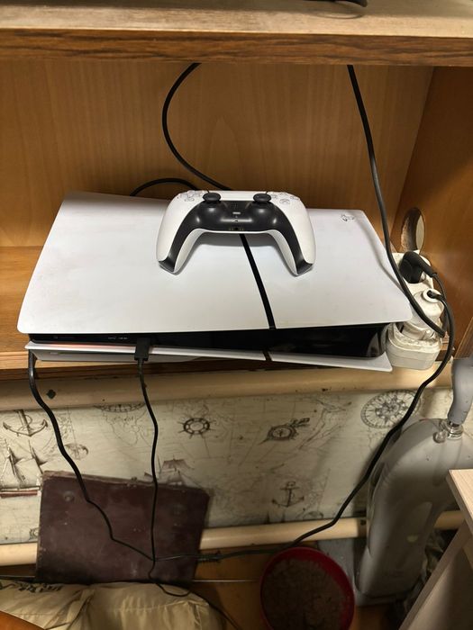 PlayStation 5 slim 1 тб  +  подписка ps5