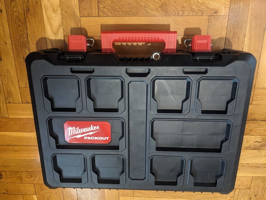 Куфар Milwaukee Packout 1