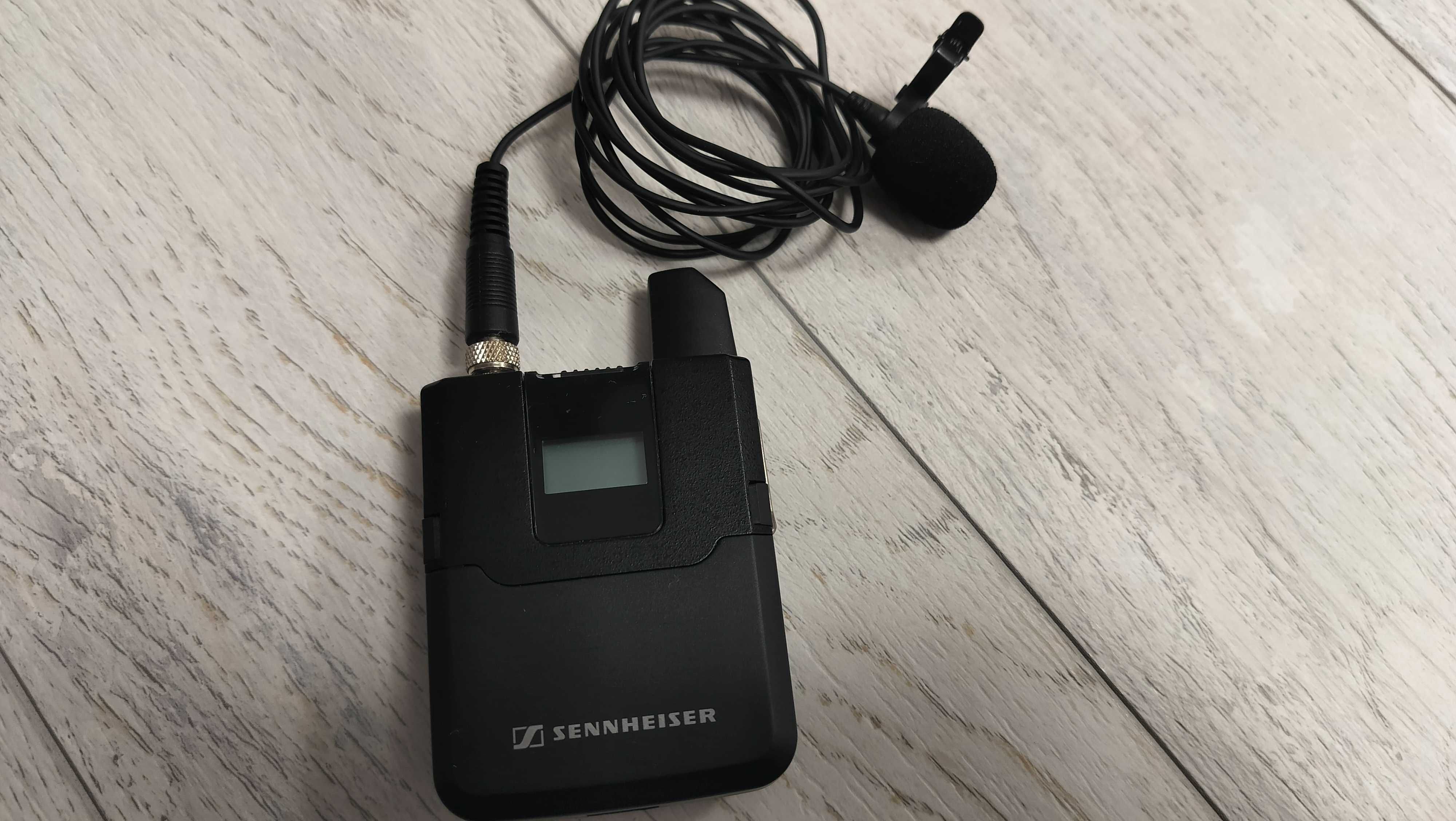 Transmitator bodypack Sennheiser SK AVX Version - 3 cu lavaliera