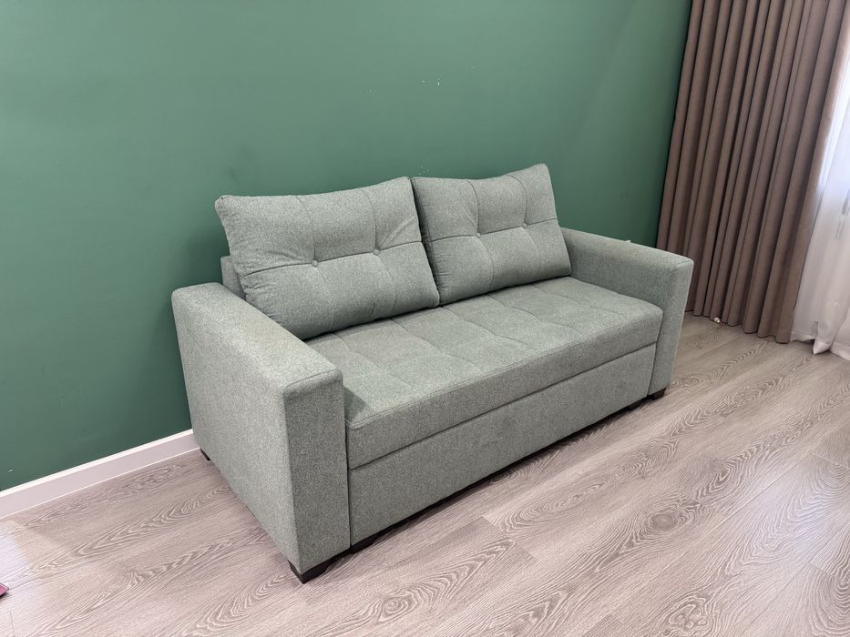Продаю стильный и компактный диван
