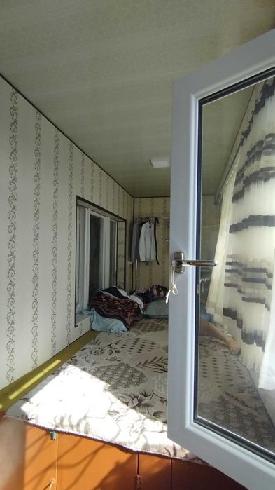 Chirchiq shahri 10-mikrorayondan 2-xonali kvartira sotiladi.