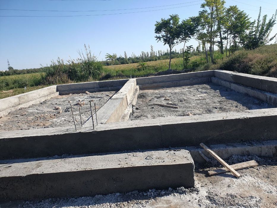 Yangiariq tuman kasalxonasi orqa tomonida noturar 100 kv