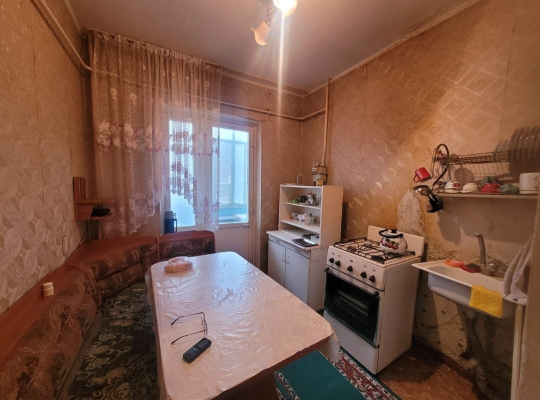 2-комн., 10 мкр., 1 этаж