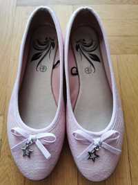 Нови розови леки обувки