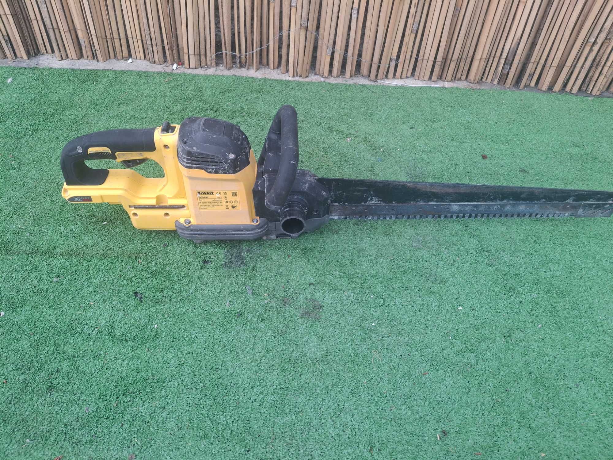 Акумулаторен трион за тухли DeWalt DCS397