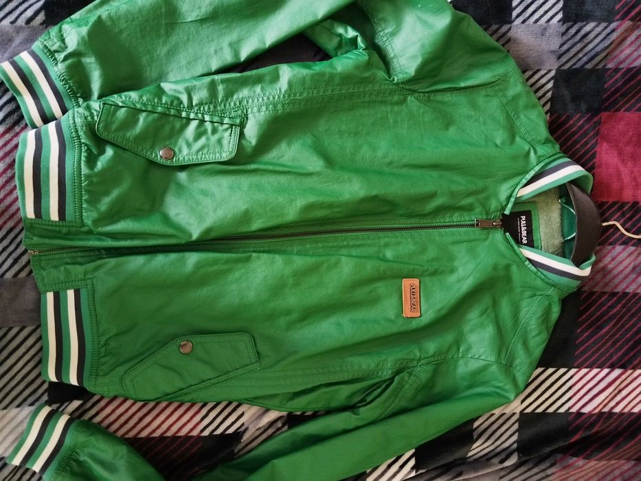 Pull and bear bomber