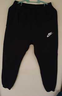 Pantaloni Nike S