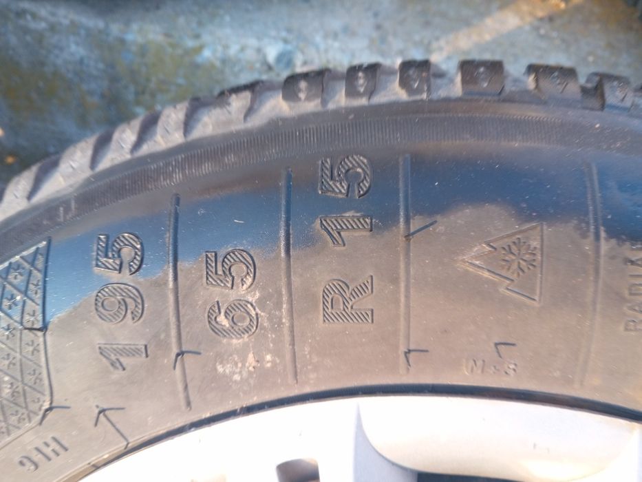 Cauciucuri r15 195/65 M+S 500 lei fix