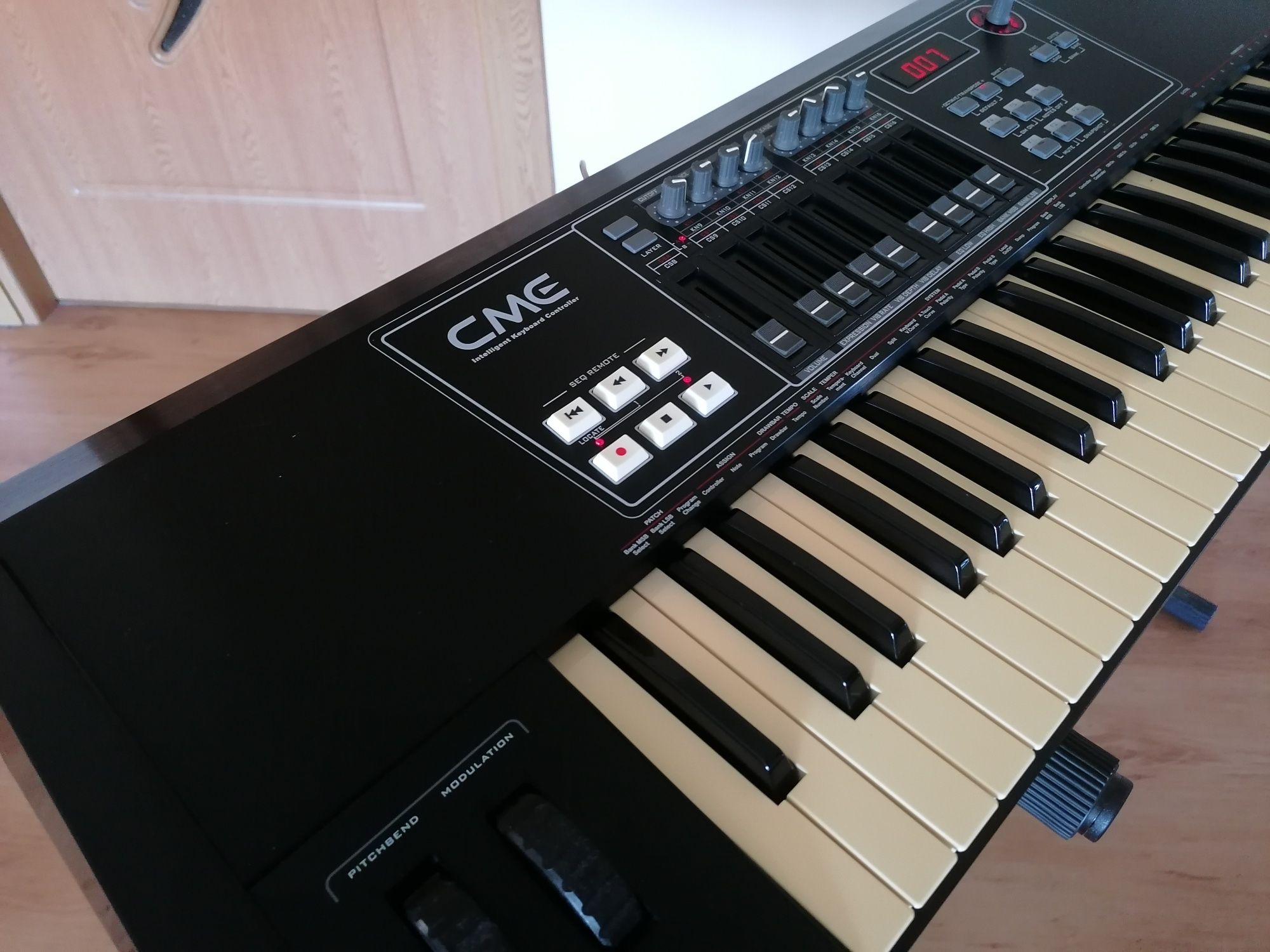 CME UF-70 CLASSIC  midi controller orga pian