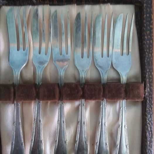 Set furculițe pentru tort vintage placate cu argint