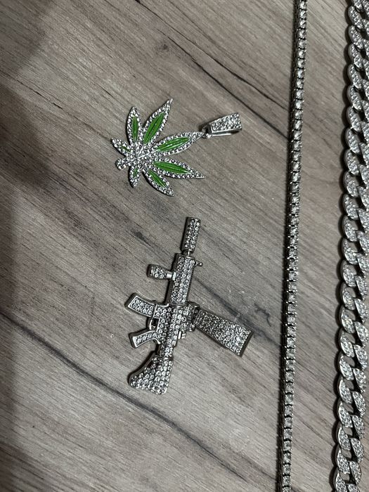 lanturi (tip iced out) barbati (ak 47,cannabis)(chain,bijuterii,lant)