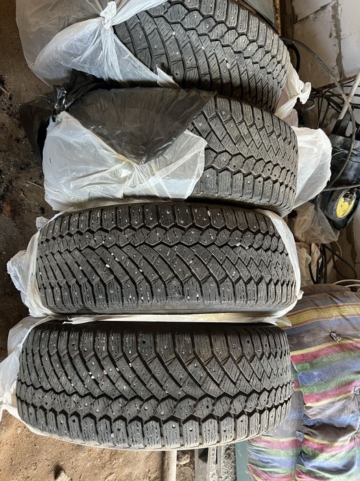 Шипованные зимние шины 235/55/19 Continental