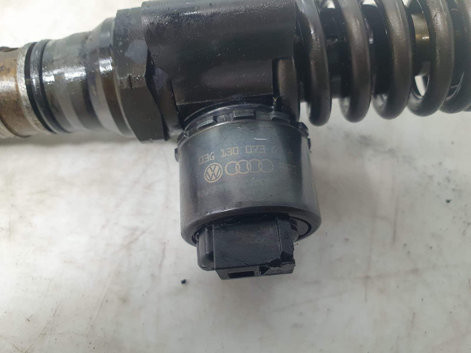 Injector 2.0 tdi BKD AZV BLB 03G130073G 0414720404 BM Volkswagen VW J