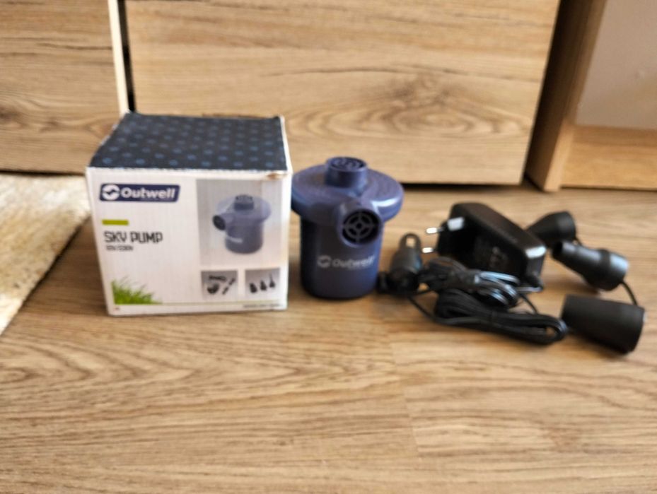 Pompa pentru umflat / dezumflat saltele 12 - 220 V / NOU