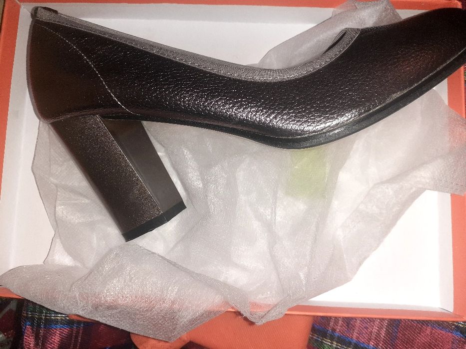 Туфли  женские продам