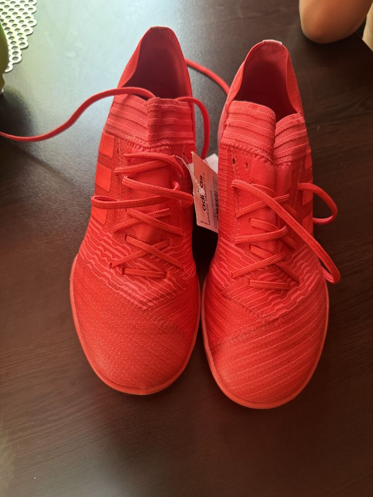 ЧИСТО НОВИ Adidas nimezis 38 и 2/3