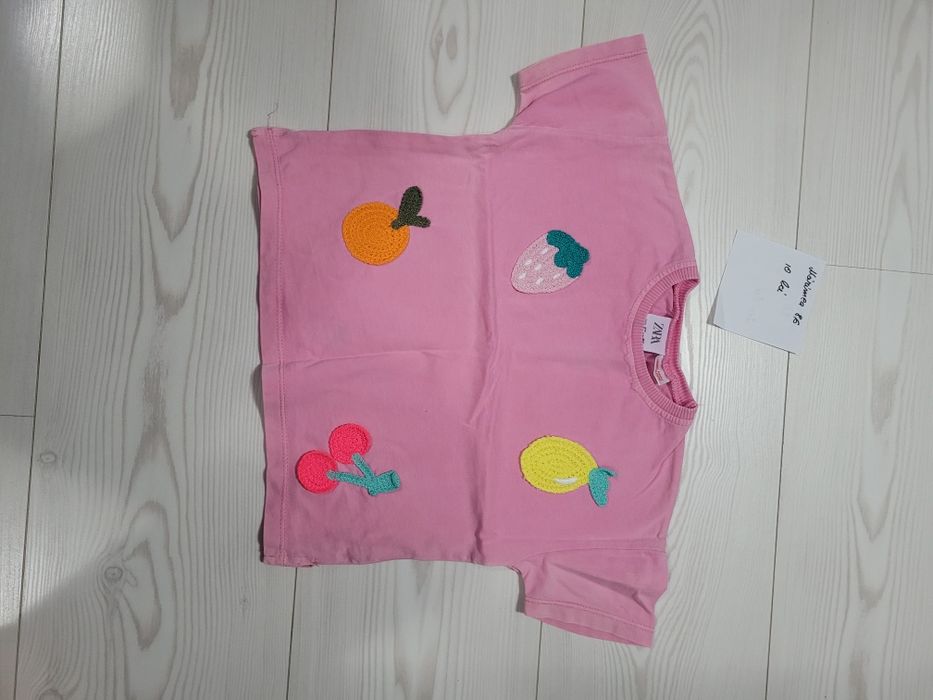 Vand haine mărimea 86,preț pe bucata
Nu asigur transport