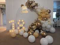 Decor baloane majorat Arcada baloane majorat Photocorner 18 ani party