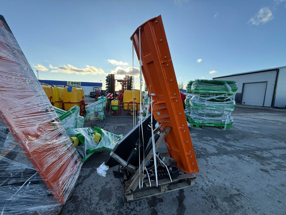 Отвал коммунальный двухсторонний(переворотный) в наличии