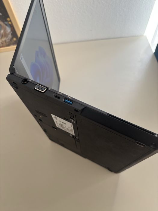 Fujitsu Lifebook U748• i7-8565u• 16gb ram• SSD Samsung 256• 14 inch