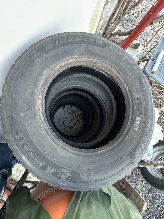 Anvelopa 315/60 r22.5 tractiune 1000 lei toate 4