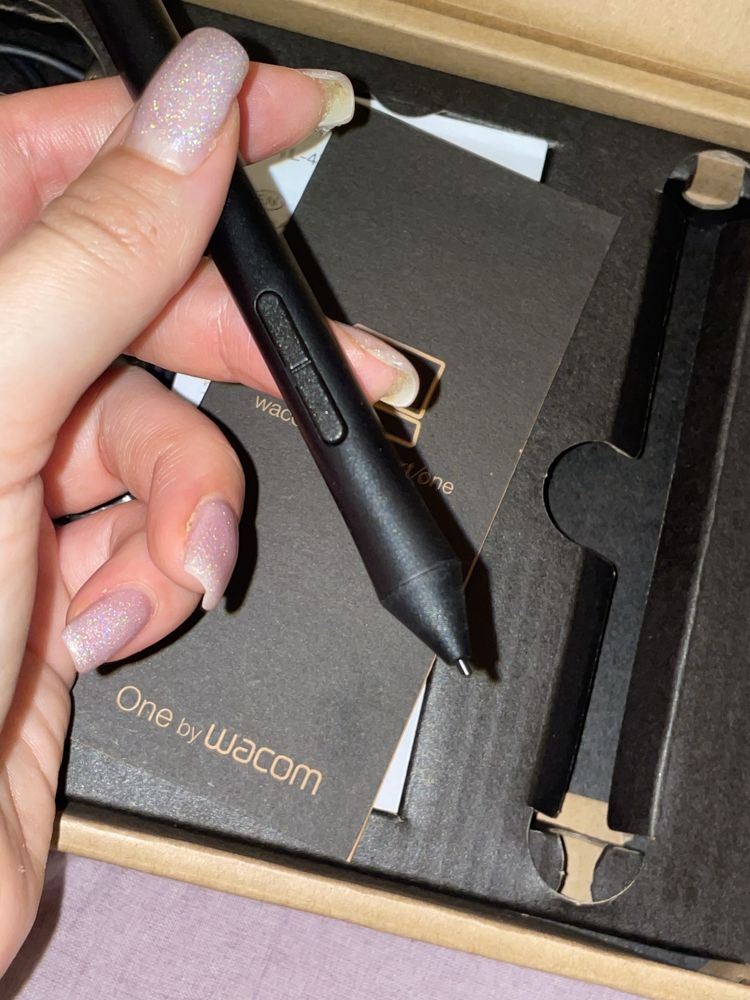 таблет one by wacom 2 small червен